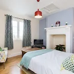 Large Farmhouse, Cotswold Location, Great Views