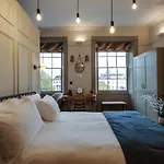 Neptune Apartments
