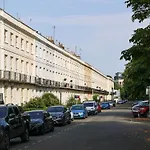 Pittville Studios - By Suitely