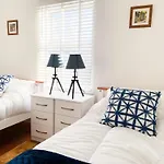Central Cheltenham House - By Suitely