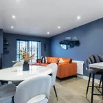 Elliot Oliver - Exquisite Two Bedroom Apartment With Garden, Parking & Ev Charger