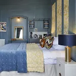 81 Promenade Studios