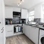6 Elizabeth House - By Luxury Apartments