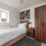 Compton House - 4 Bed