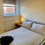 Cosy 3 Bedroom House, Bath Road, Cheltenham