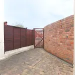 Pittville Place - Near Cheltenham Town - 2 Bed Home - Sleeps 6
