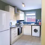 Pittville Place - Near Cheltenham Town - 2 Bed Home - Sleeps 6