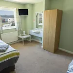 Hunters Lodge