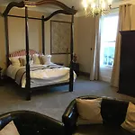 Glenfall House