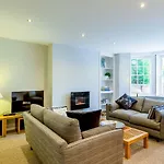 Luxury Apartments - 22 Garden Flat