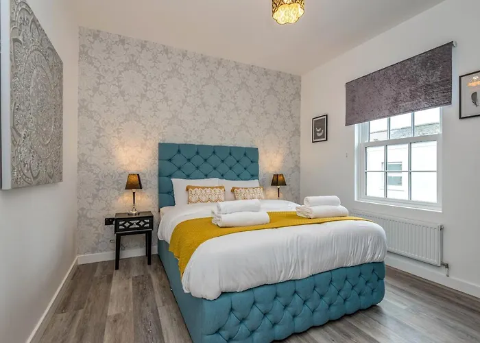The Cotswold Woodland By Fortuna Property