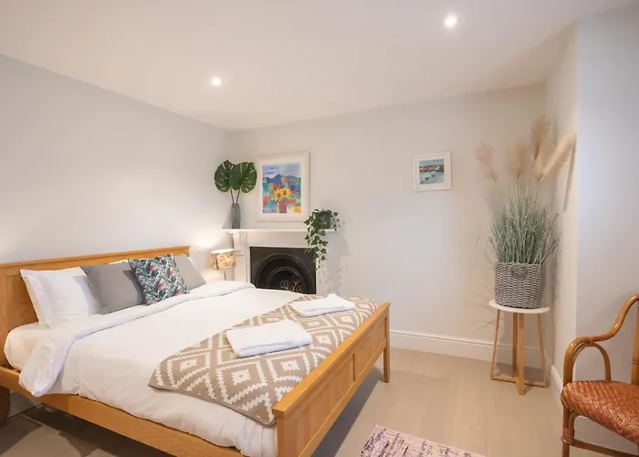 Spacious 1Br Victorian Cheltenham Flat In Cotswolds - Free Parking