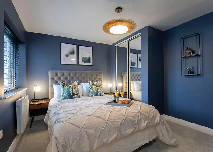 Elliot Oliver - Exquisite Two Bedroom Apartment With Garden, Parking & Ev Charger