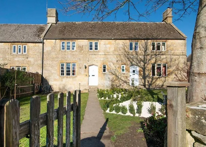 Tiesel Cottage In The Cotswolds