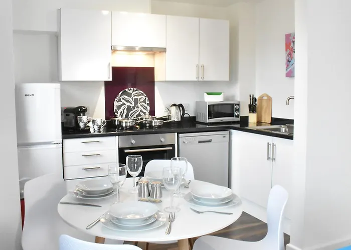 St Georges Apartments, Self Contained Units