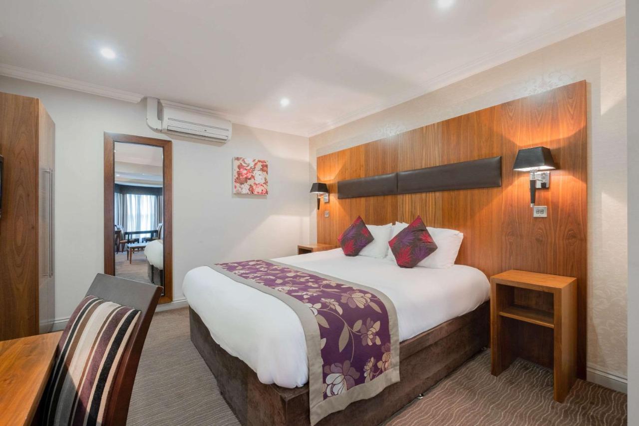 Ramada By Wyndham Cheltenham Hotel 3*