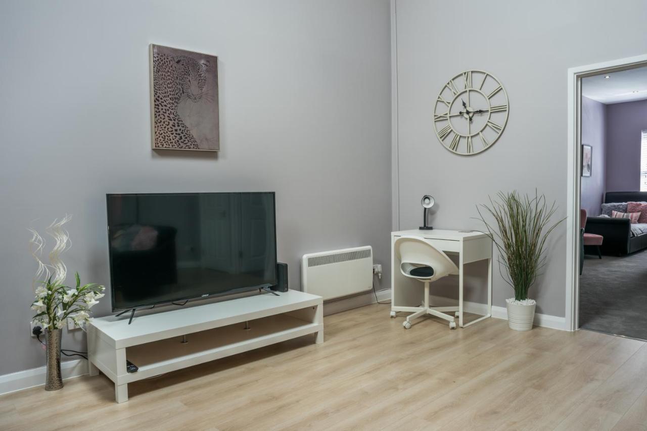 Auburn Willow Luxury * Cheltenham