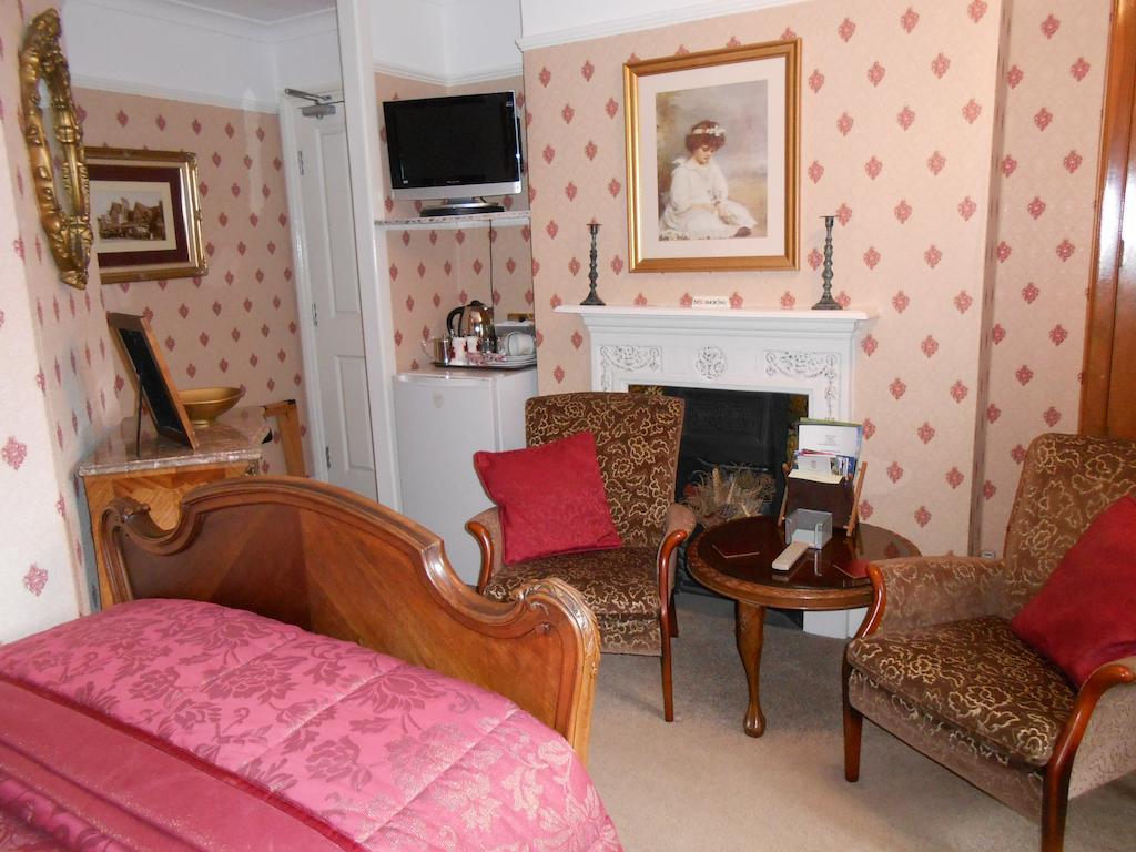 White Bed & Breakfast Cheltenham