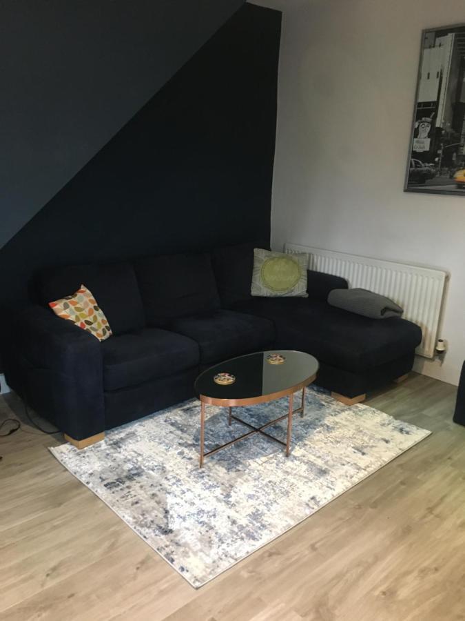 1 Phoenix Cottages, 403 High Street, Holiday home Cheltenham