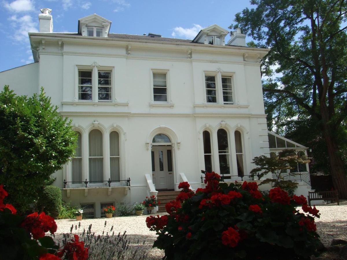 Lypiatt House Guest house