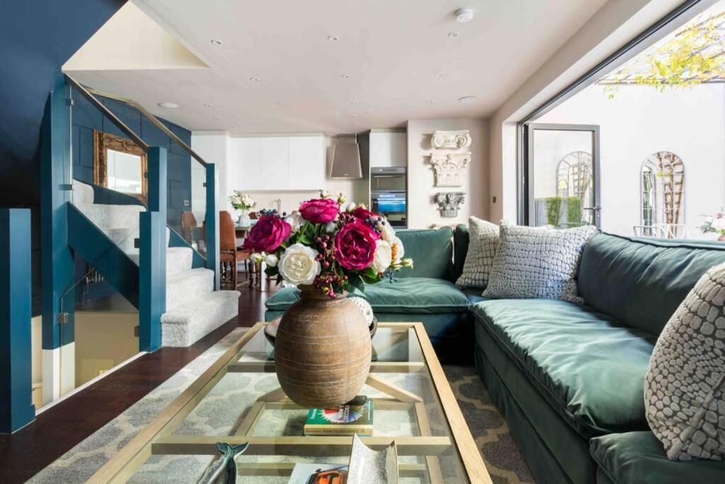 Exceptional, Boutique Retreat Bath Road
