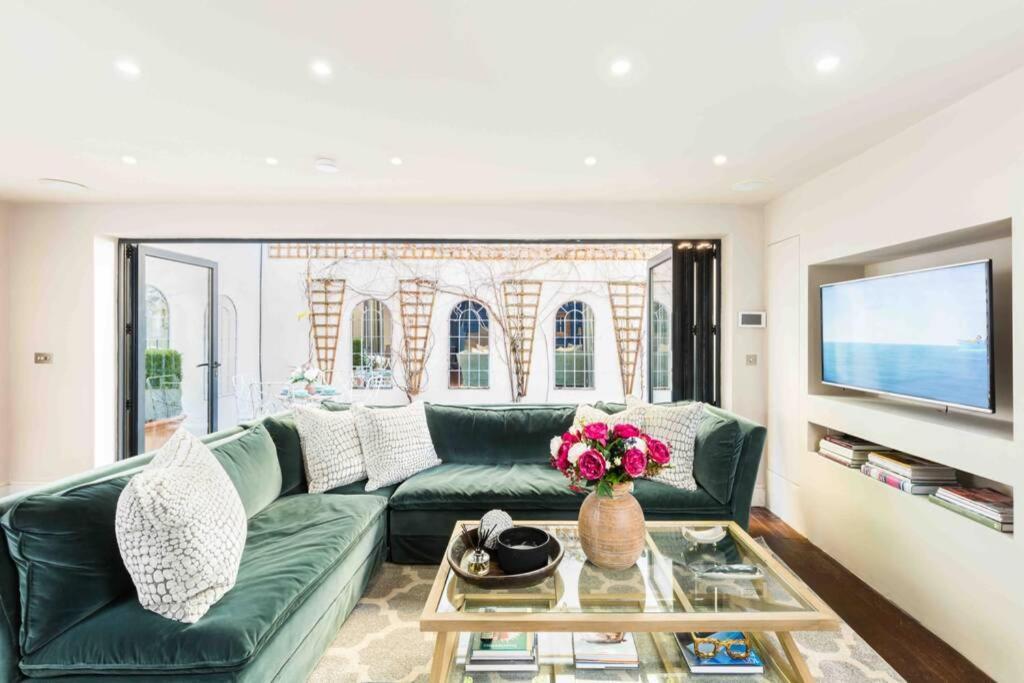 Exceptional, Boutique Retreat Bath Road