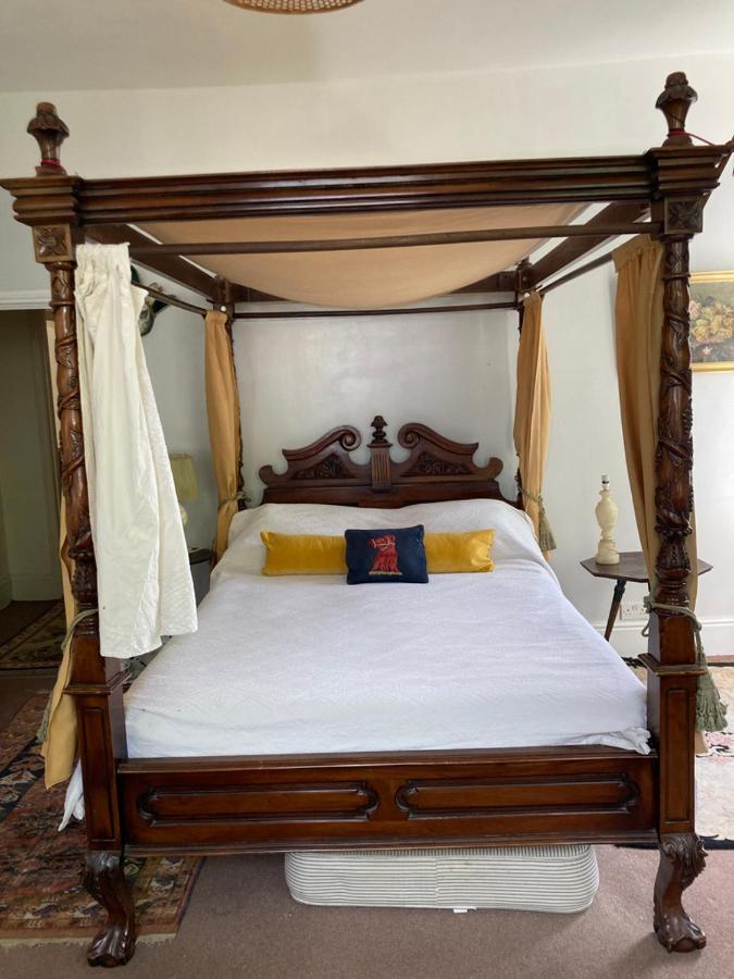 Bohemian Regency Four Poster Homestay *