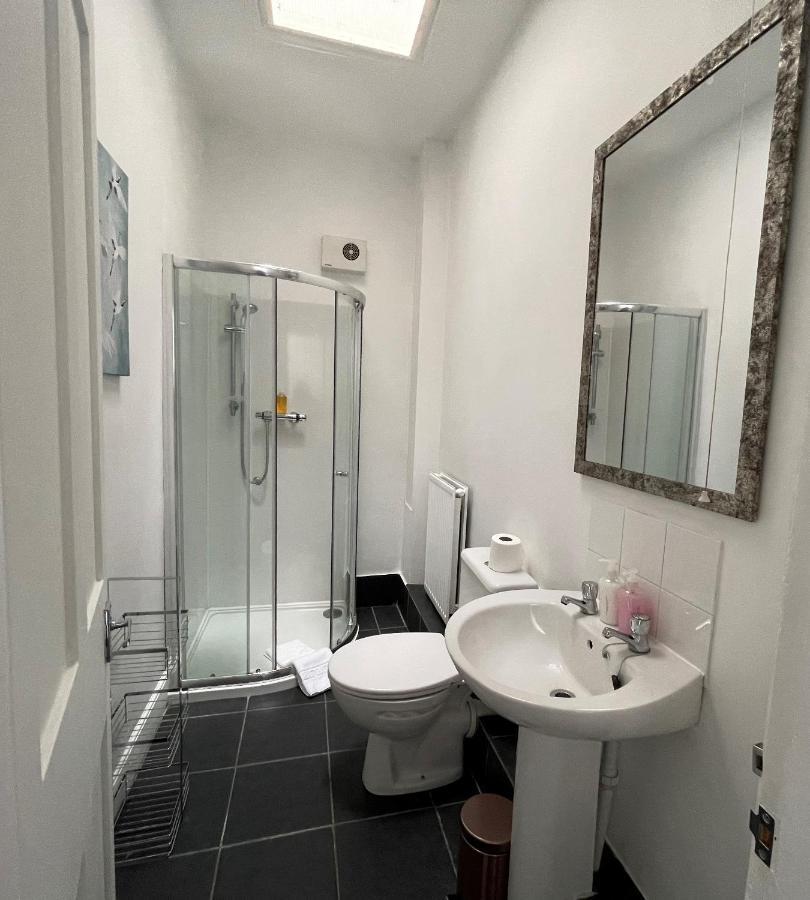 Winchcombe Street Apartment *