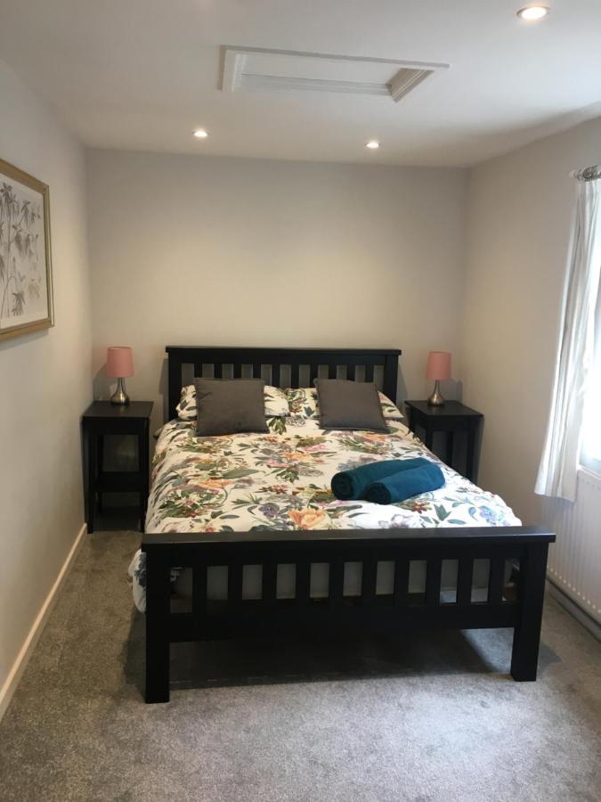 1 Phoenix Cottages, 403 High Street, *
