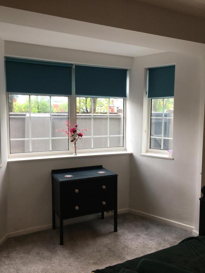 1 Phoenix Cottages, 403 High Street, *