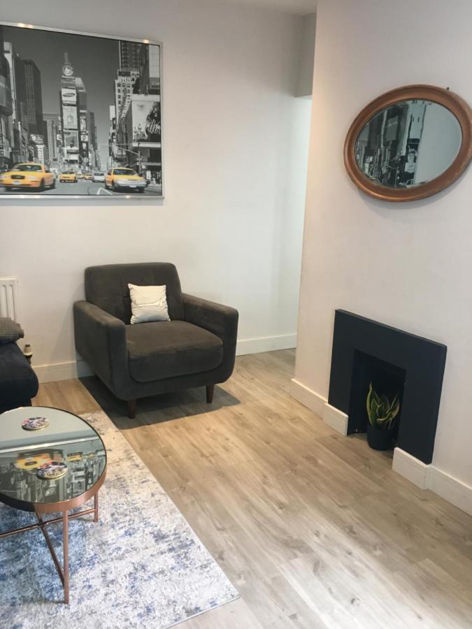 Holiday home 1 Phoenix Cottages, 403 High Street, Cheltenham