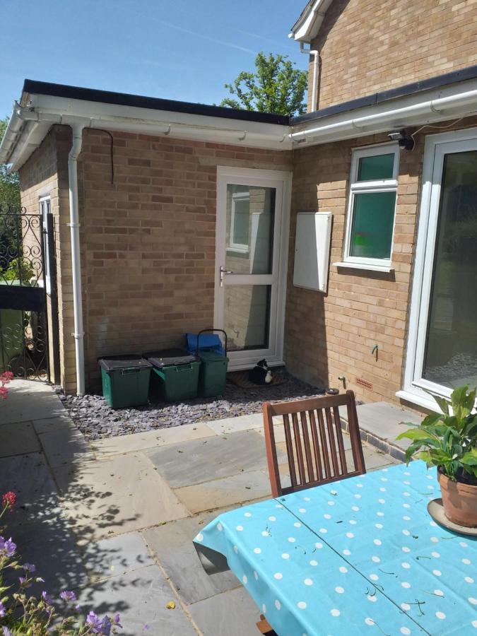 Apartment Cheltenham Studio Apartment *