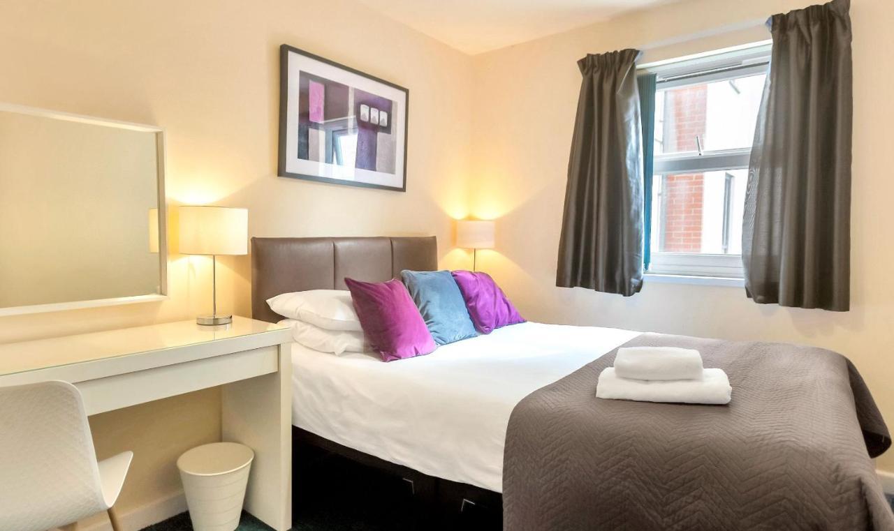 St Georges Apartments, Self Contained Units *