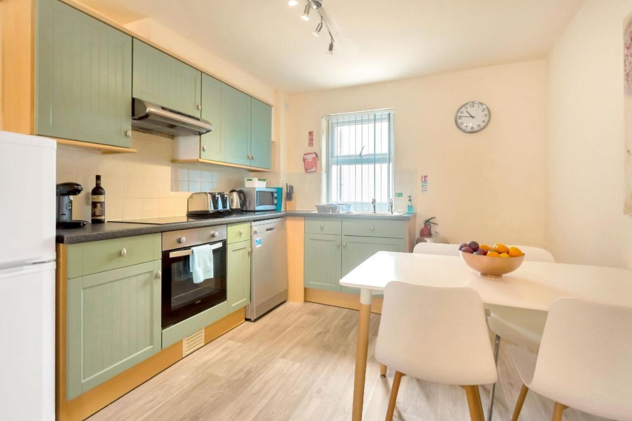 St Georges Apartments, Self Contained Units