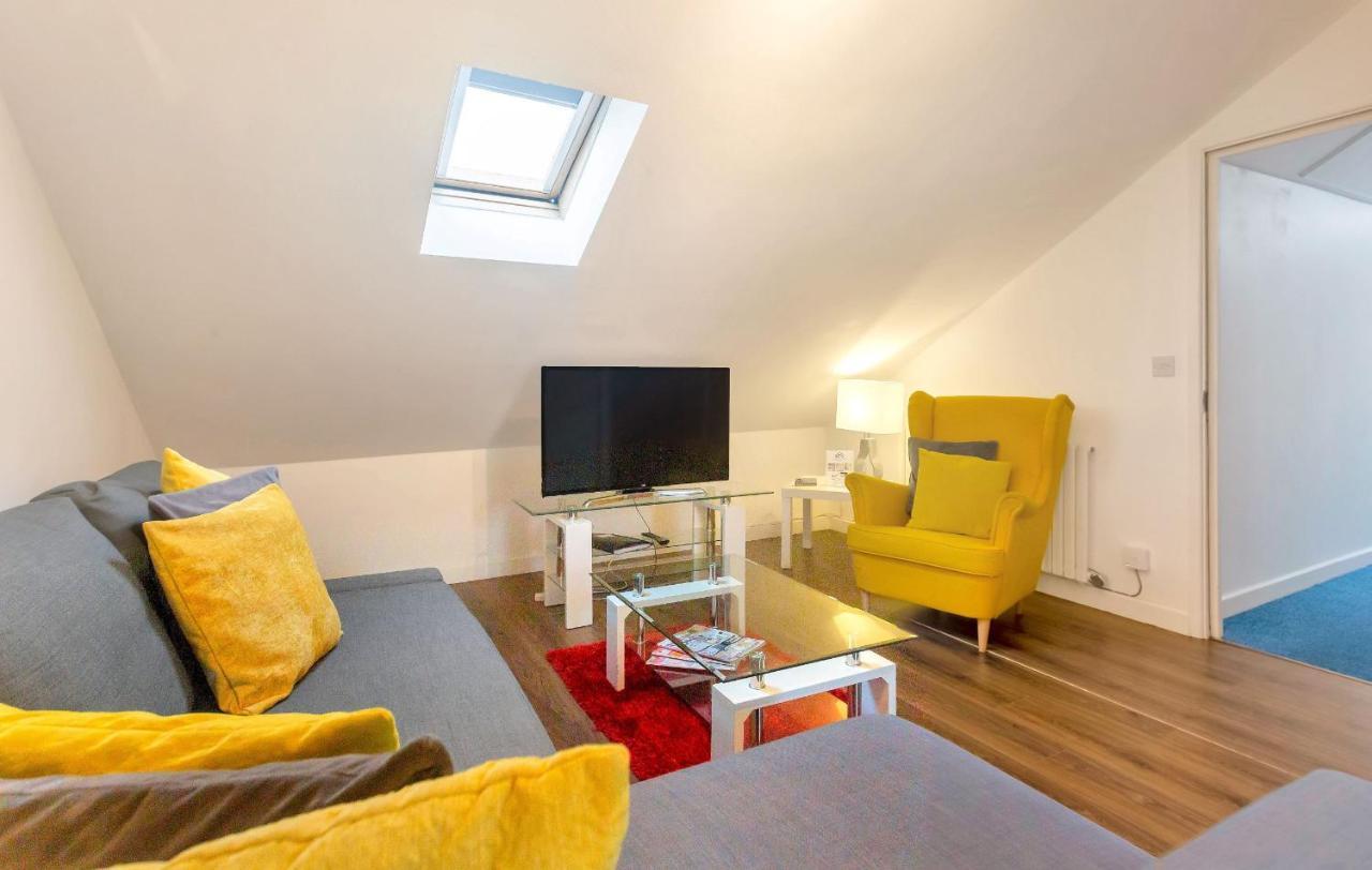 St Georges Apartments, Self Contained Units * Cheltenham