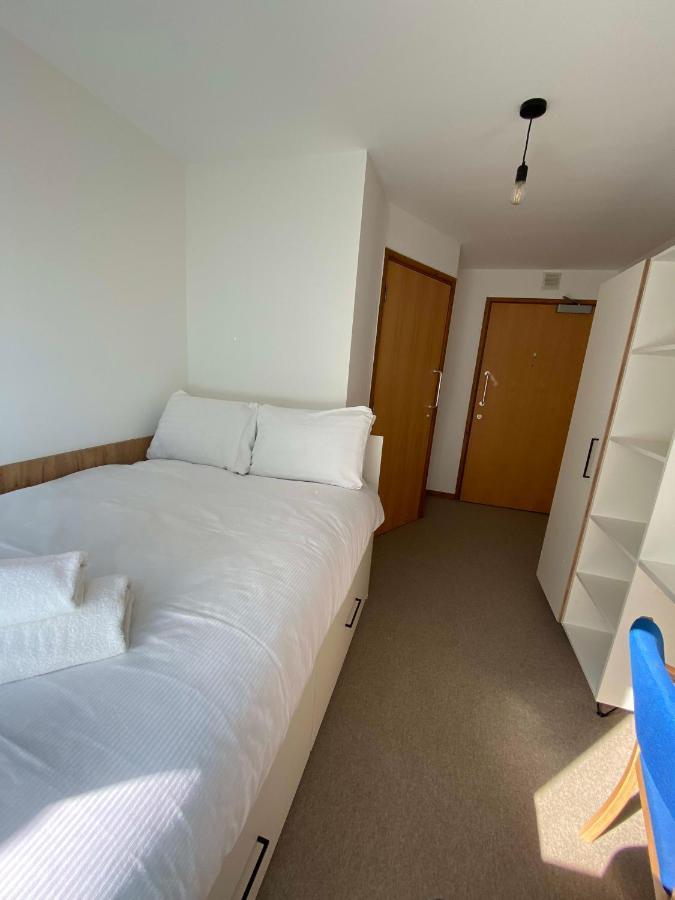 Regency Hall Smart Ensuite D * Cheltenham