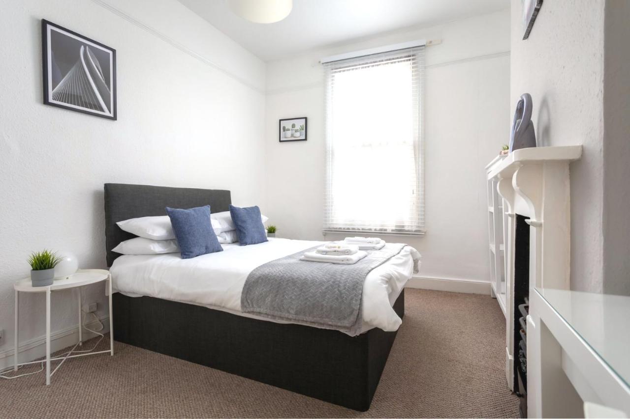 St George's Place - Fab Town House Holiday home Cheltenham