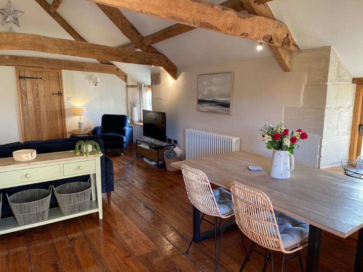 The Cider Barn - Spacious First Floor Set Within Barn Conversion *