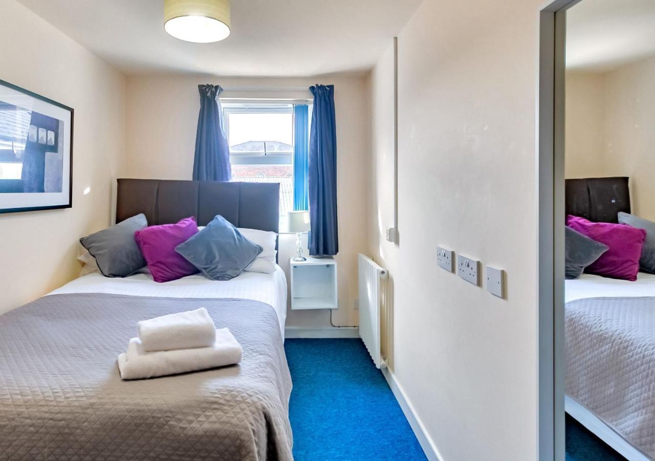 St Georges Apartments, Self Contained Units * Cheltenham