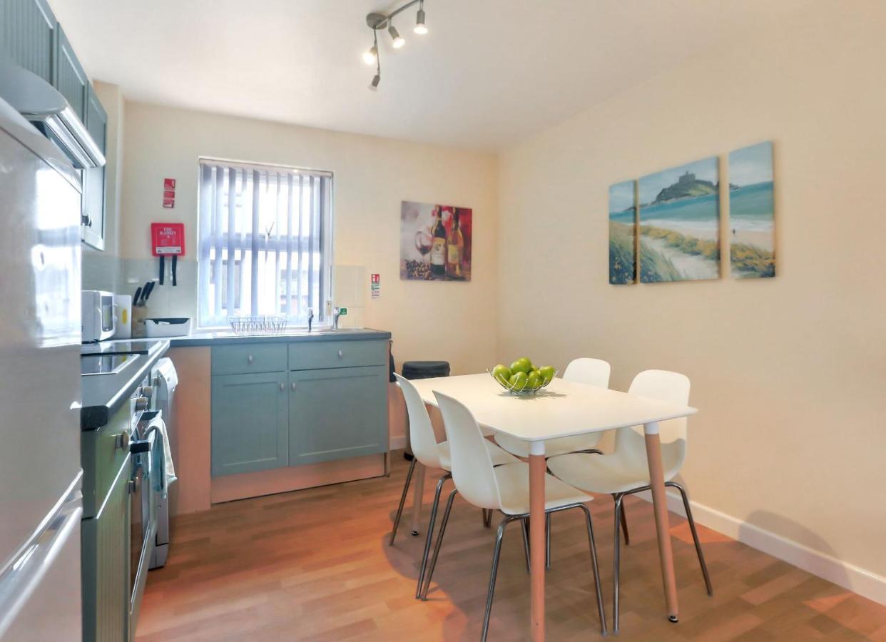 St Georges Apartments, Self Contained Units Cheltenham