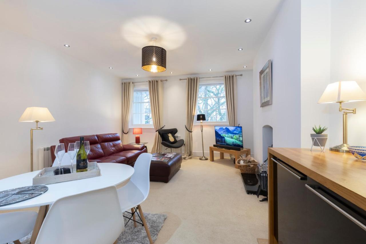 High Columns - Superb 2 Beds 2 Baths And Free Parking