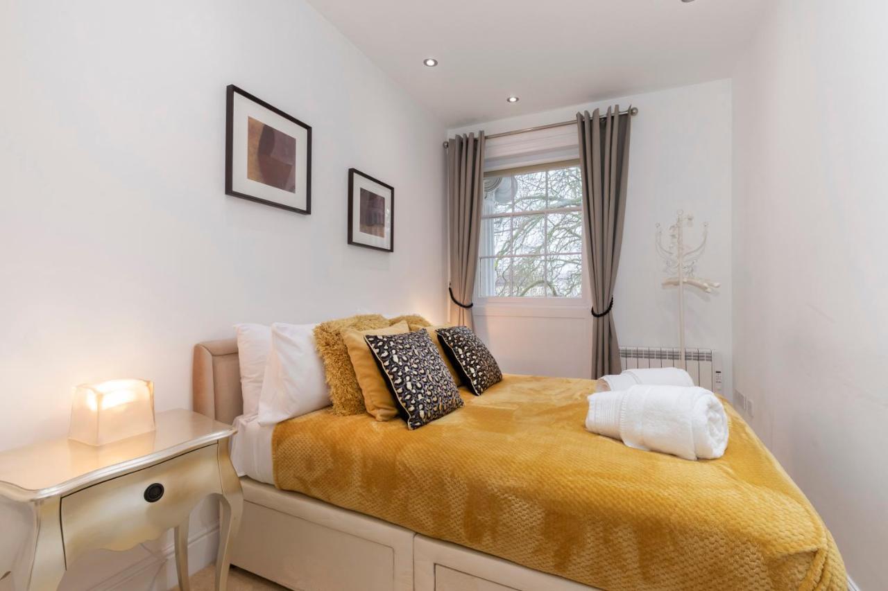 High Columns - Superb 2 Beds 2 Baths And Free Parking Apartment Cheltenham