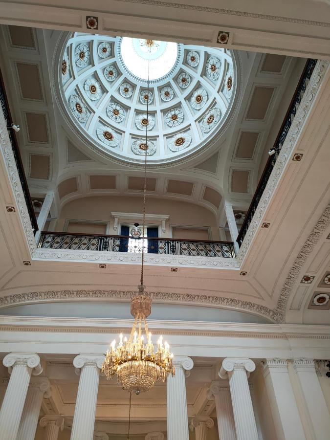 High Columns - Superb 2 Beds 2 Baths And Free Parking Apartment *