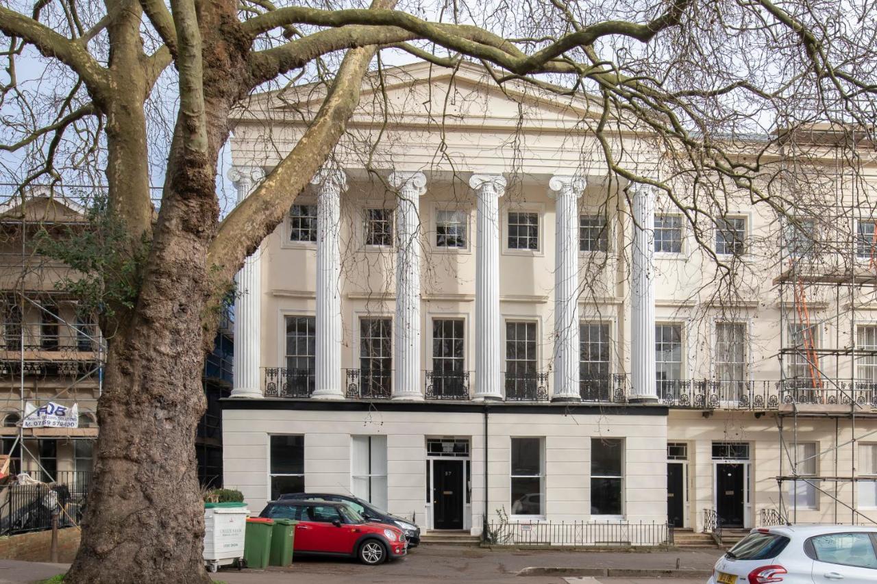 High Columns - Superb 2 Beds 2 Baths And Free Parking * Cheltenham