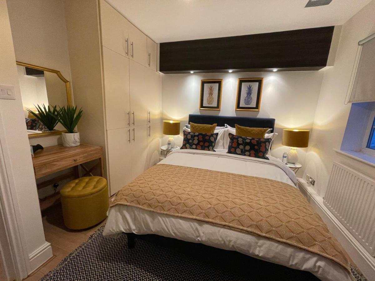 52 Lansdown Crescent Apartment