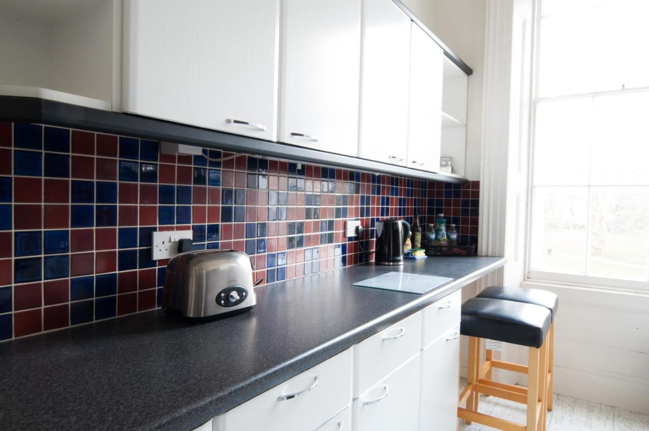 Cheltenham, Regency With Parking, Cavalier - Sleeps 6