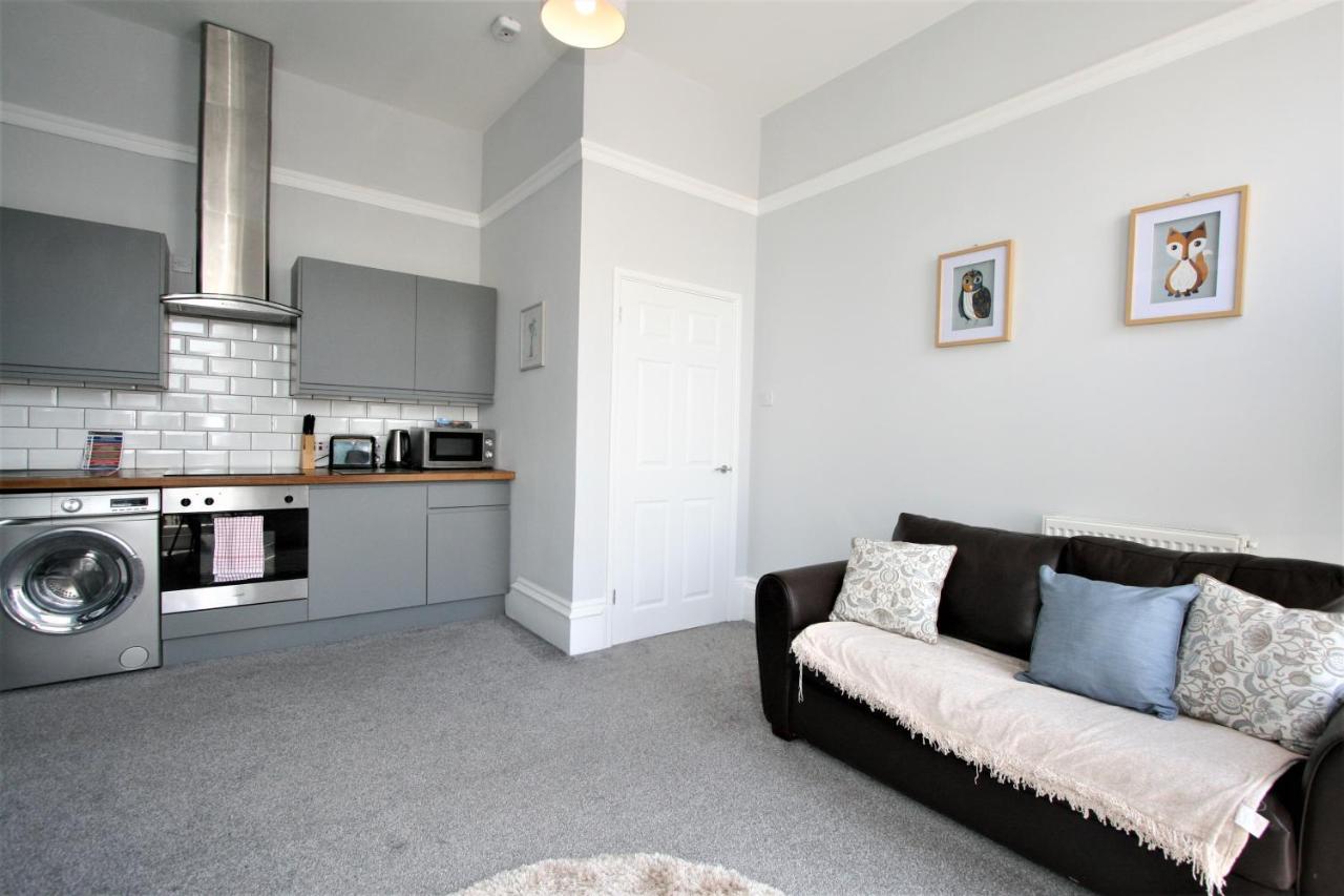 Central Serviced Apartments By Roomsbooked Apartment *