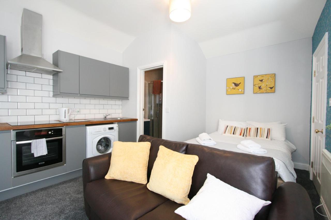 Apartment Central Serviced Apartments By Roomsbooked Cheltenham