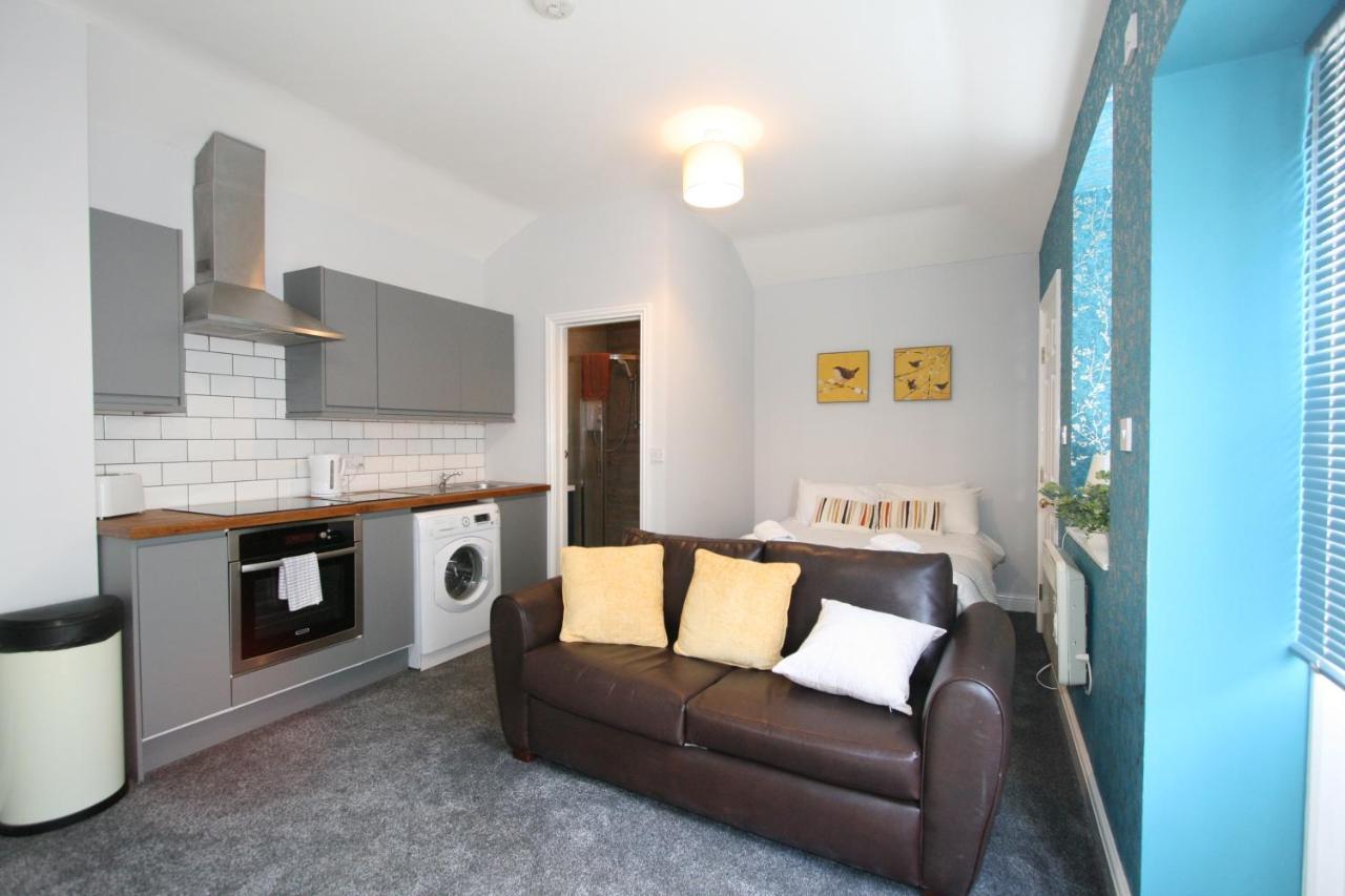 Central Serviced Apartments By Roomsbooked Apartment *