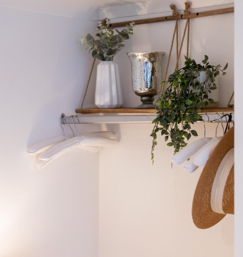 - With Patio And Sofa Bed! Apartment Cheltenham
